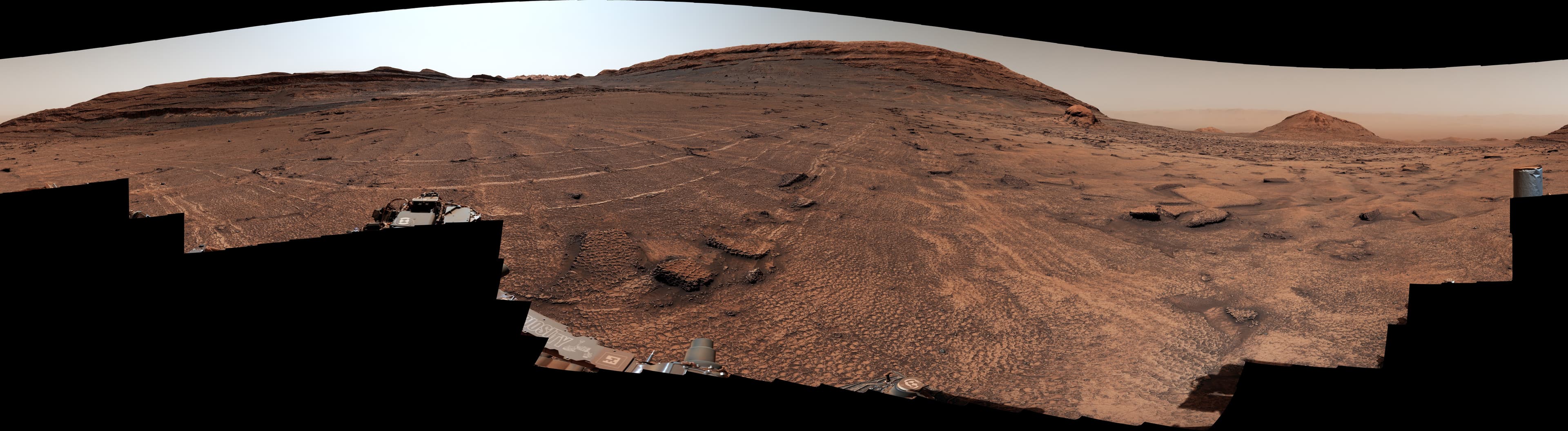 NASA’s Curiosity Mars Rover Discovers Field of Honeycomb Textures